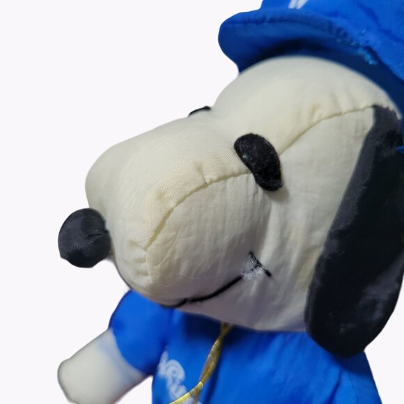 Peanuts Snoopy 7 inch Plush Beagle Dog Valentines Day Gift Whitmans Chocolates - Picture 9 of 10